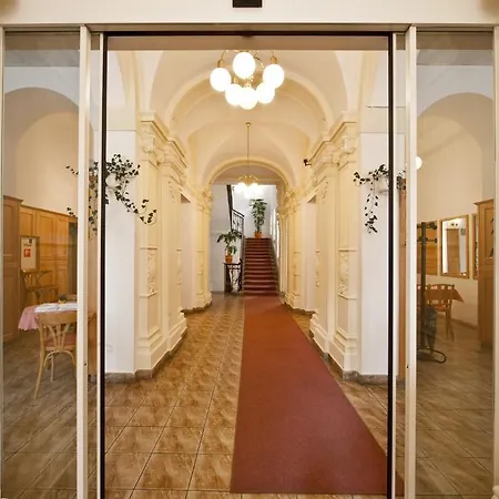 Peregrinus Hotel Отель 3*