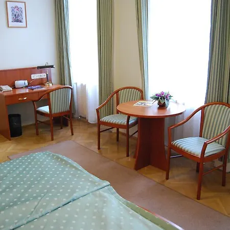 Peregrinus Hotel Будапешт